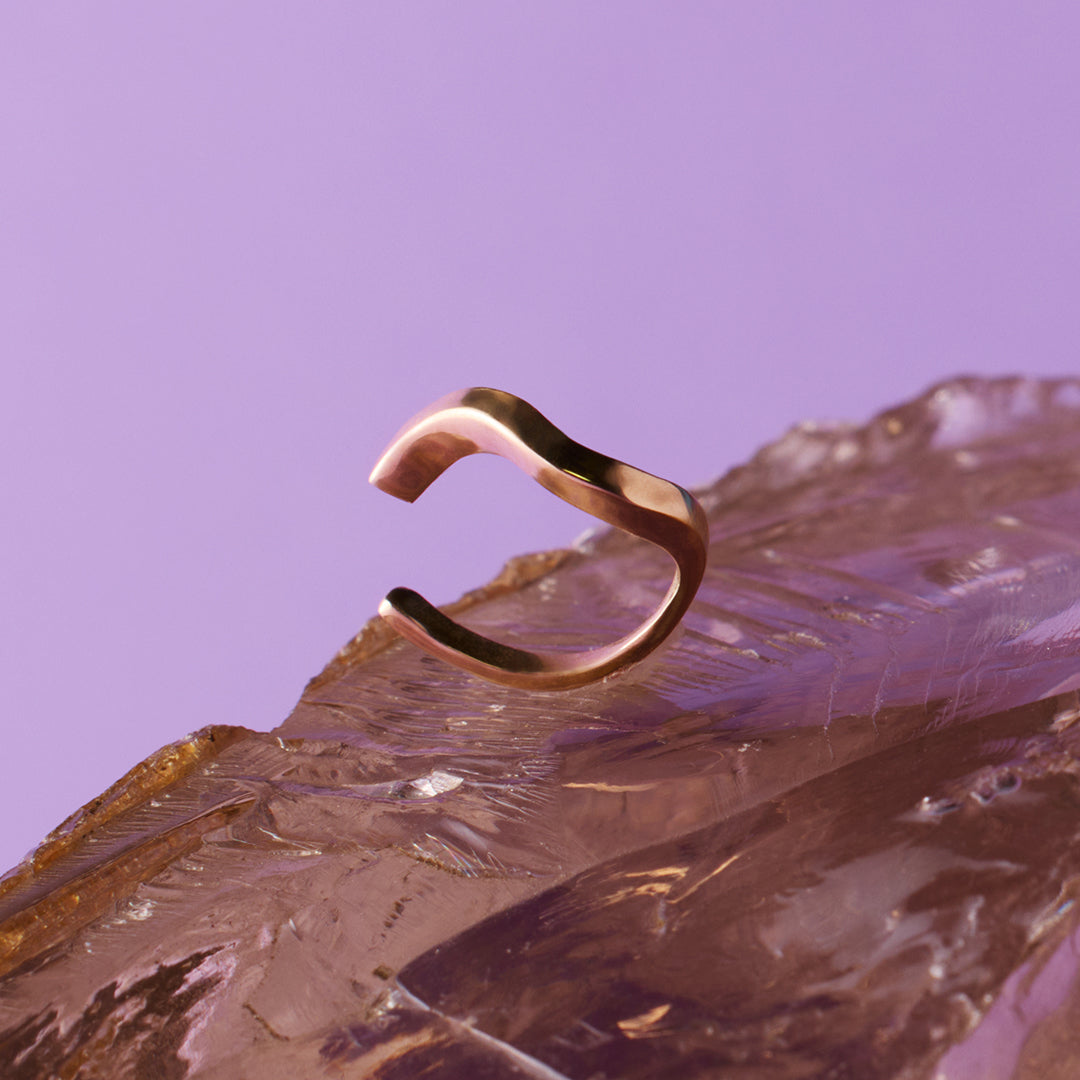 earcuff en forme de vague en or 8 cts créé à la demande choix couleur or